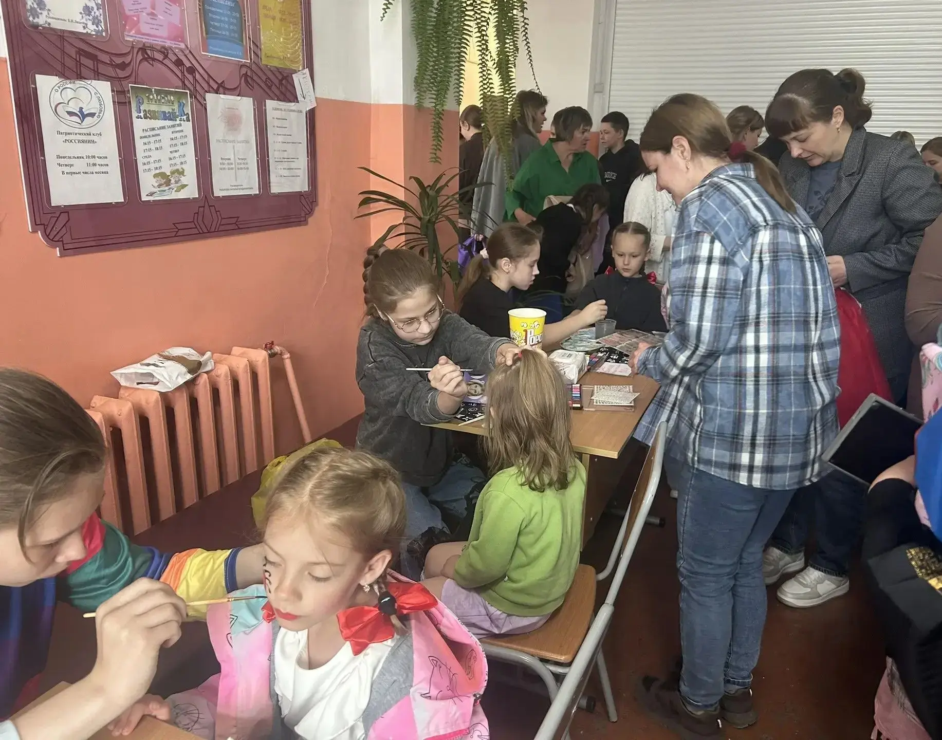 🎨СЧАСТЬЕ НА ЛИЦАХ: КАК ХУДОЖНИКИ ДЕТСКОЙ ШКОЛЫ ИСКУССТВ ПОДАРИЛИ ДЕТЯМ ПРАЗДНИК☀