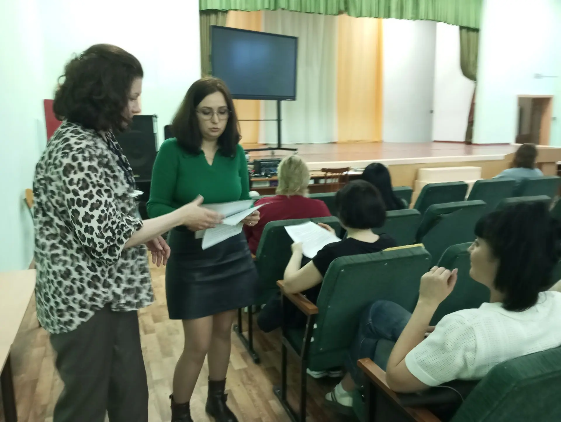 1 апреля в школе прошло   собрание для родителей обучающихся 8-х классов по теме«Как уберечь ребенка