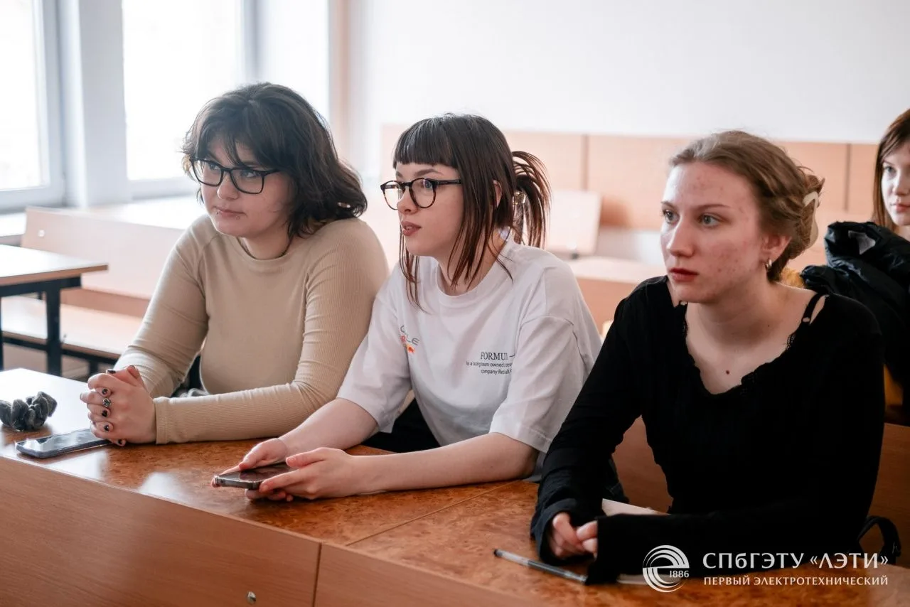 Актуальные проблемы языкознания обсудили на всероссийской конференции в ЛЭТИ  📚 В юбилейном году (ме