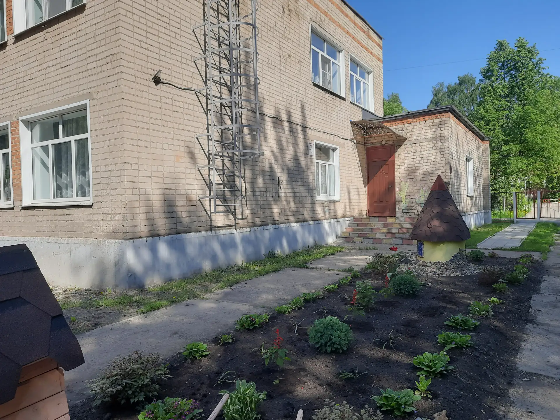 Продолжаем делать наш любимый детский сад ещё уютнее и красивее!