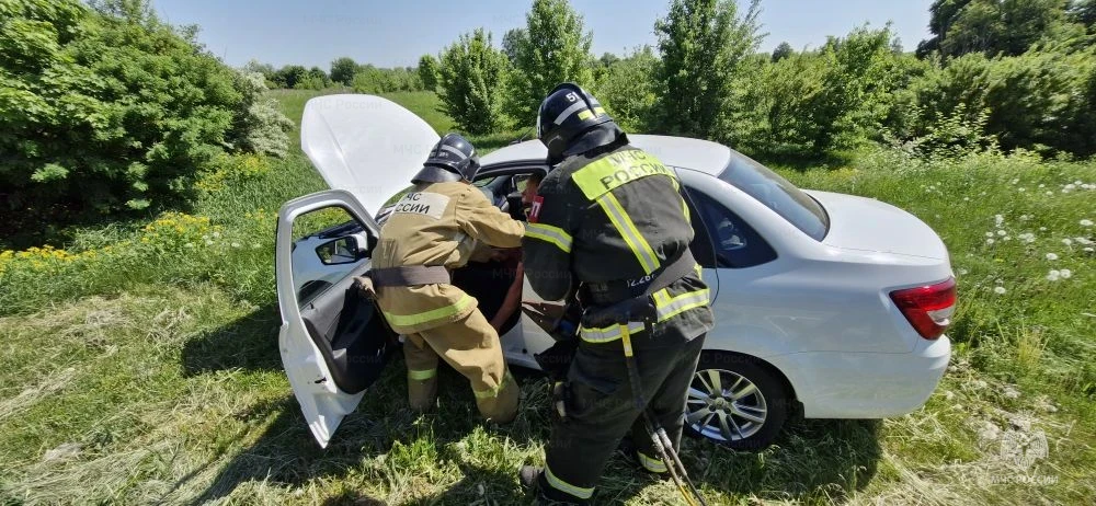 🚘Спасатели провели тренировку по ликвидации последствий ДТП в Куркинском районе  В целях повышения э
