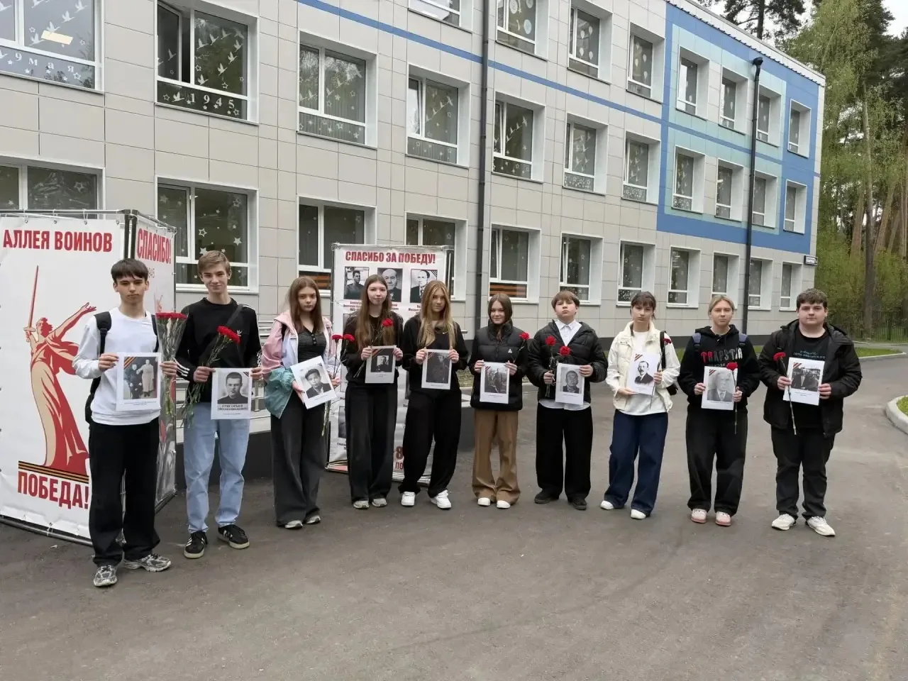 В рамках патриотической акции "Правнуки Победы", наши школьники собирали и изучали семейные архивы: 