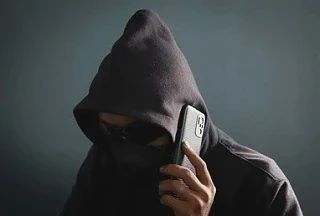⚖️ В Острове суд вынес приговор курьеру мошенников