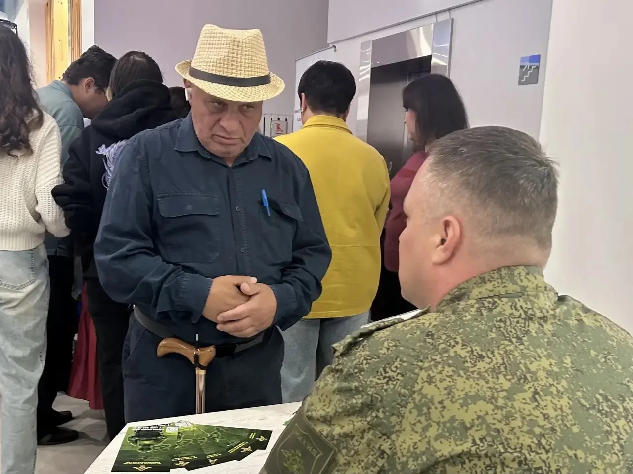 В Иркутском филиале Кадрового центра прошла ярмарка вакансий с представителями шести ор...