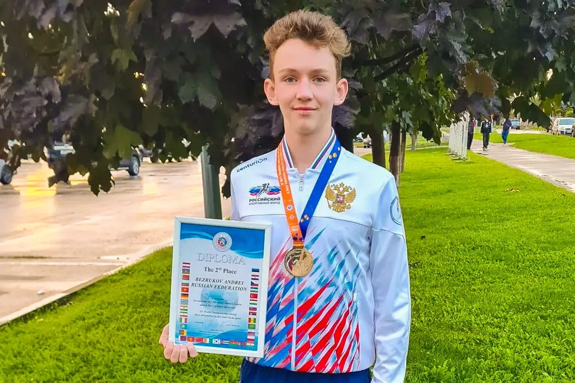 Андрей Безруков в составе сборной России взял серебро в XV Чемпионате мира среди юношей...