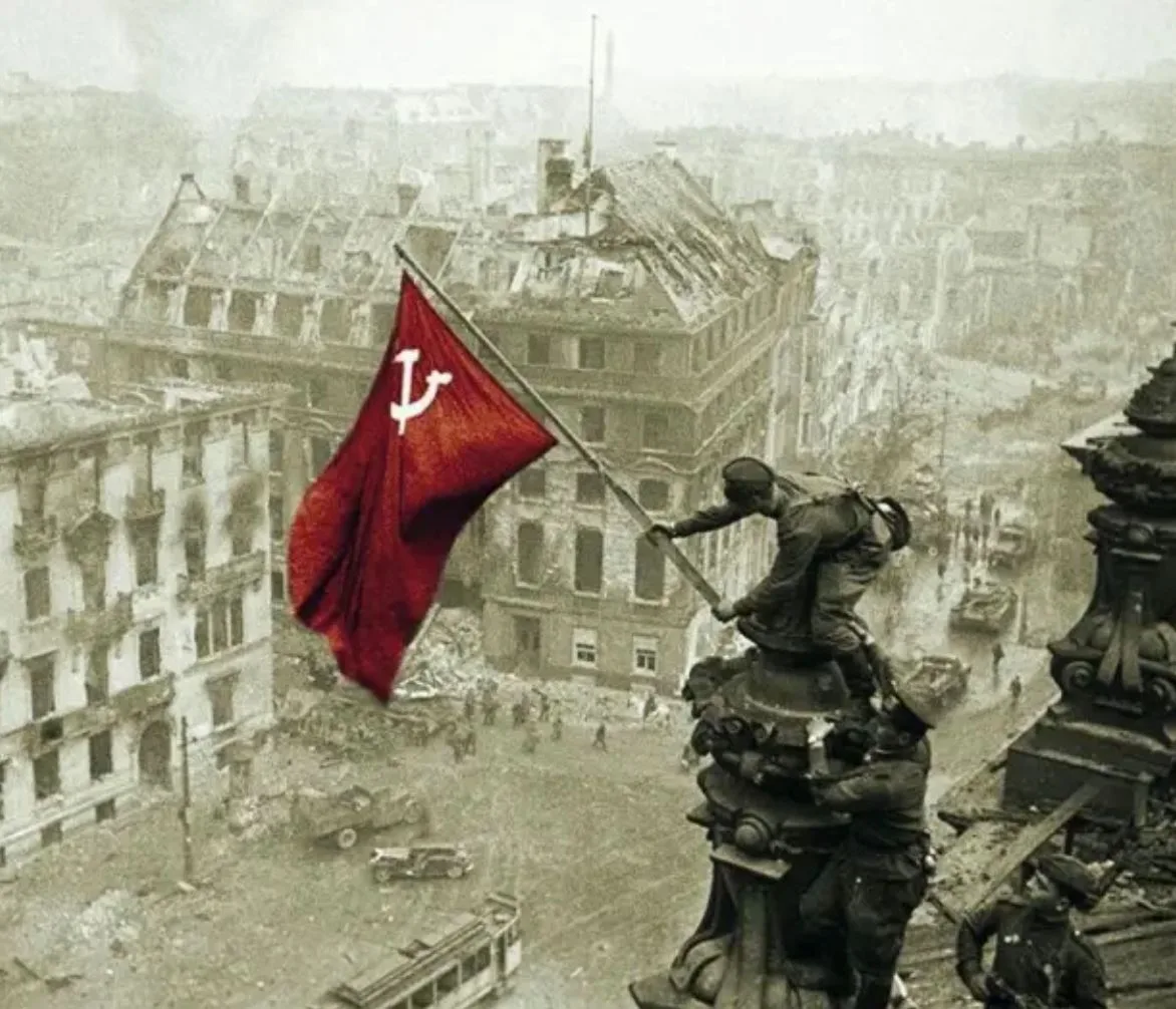 Никто не забыт, ничто не забыто! Всех с праздником Победы, родные!