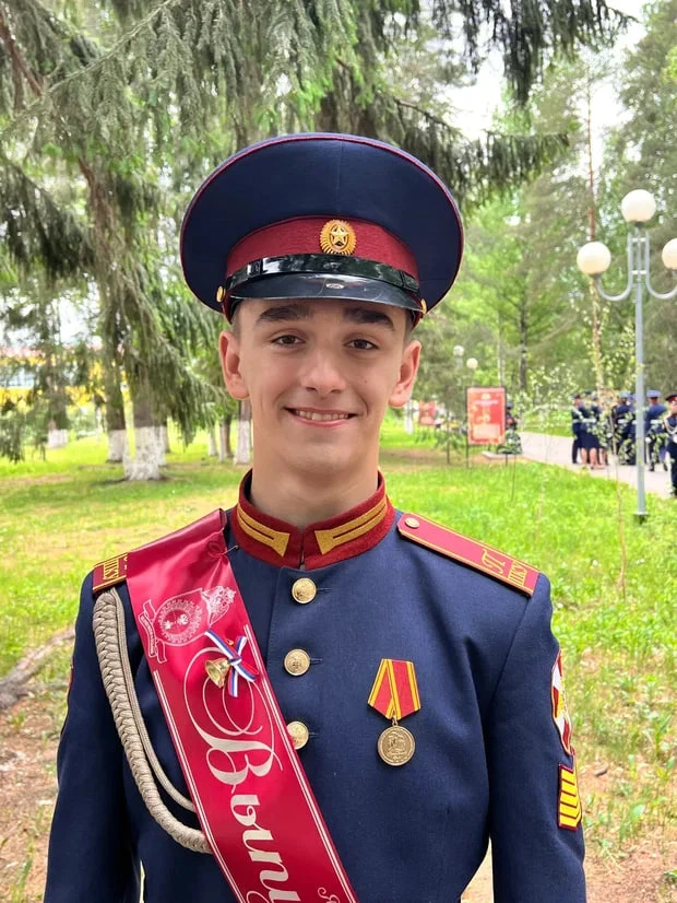 29 мая у моего сын прозвенел Последний звонок. ❤️