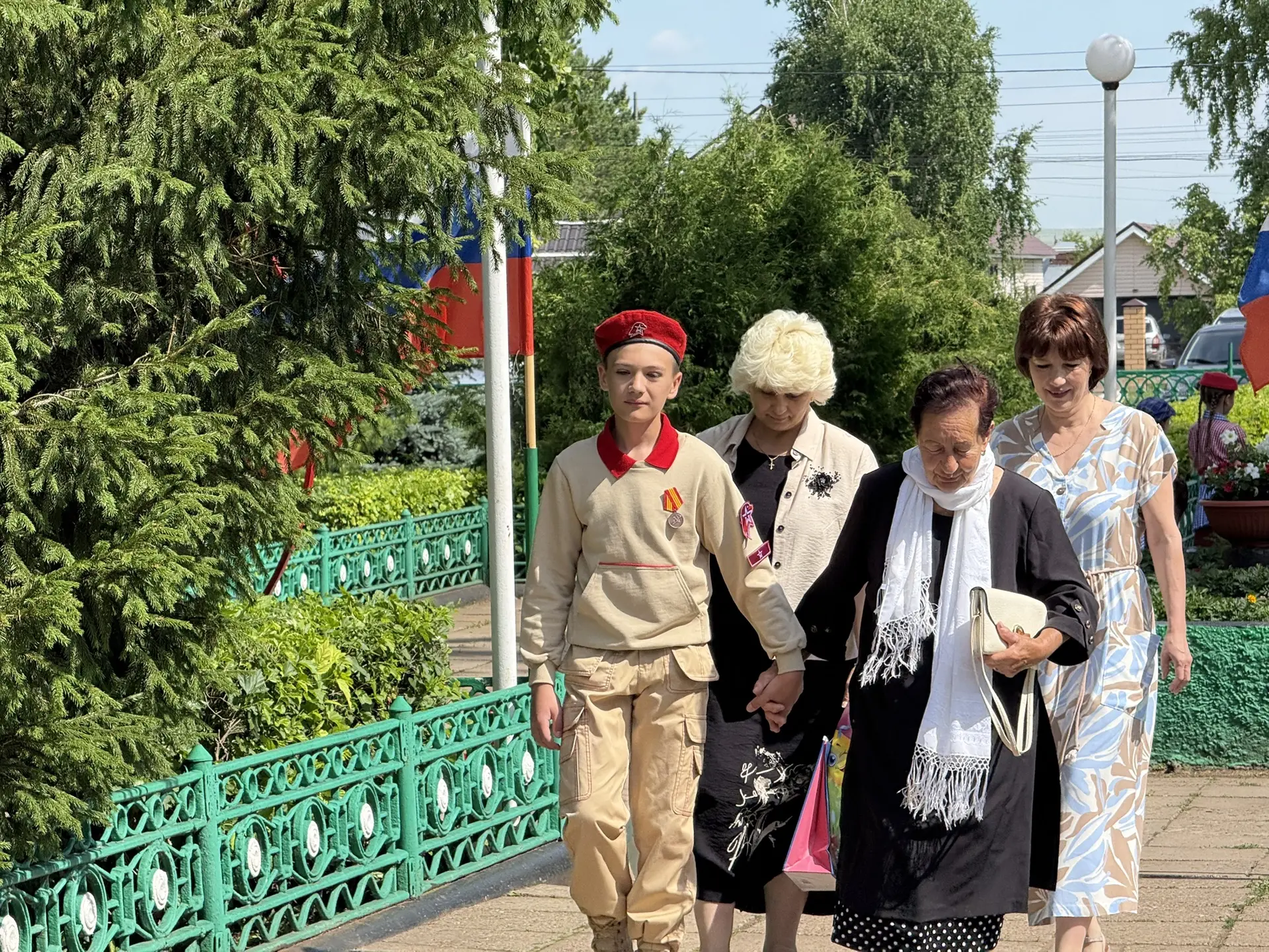🎊Товарищи, друзья, коллеги!

Вот и отгремел наш праздник, посвященный 55-летию Дома детского творче