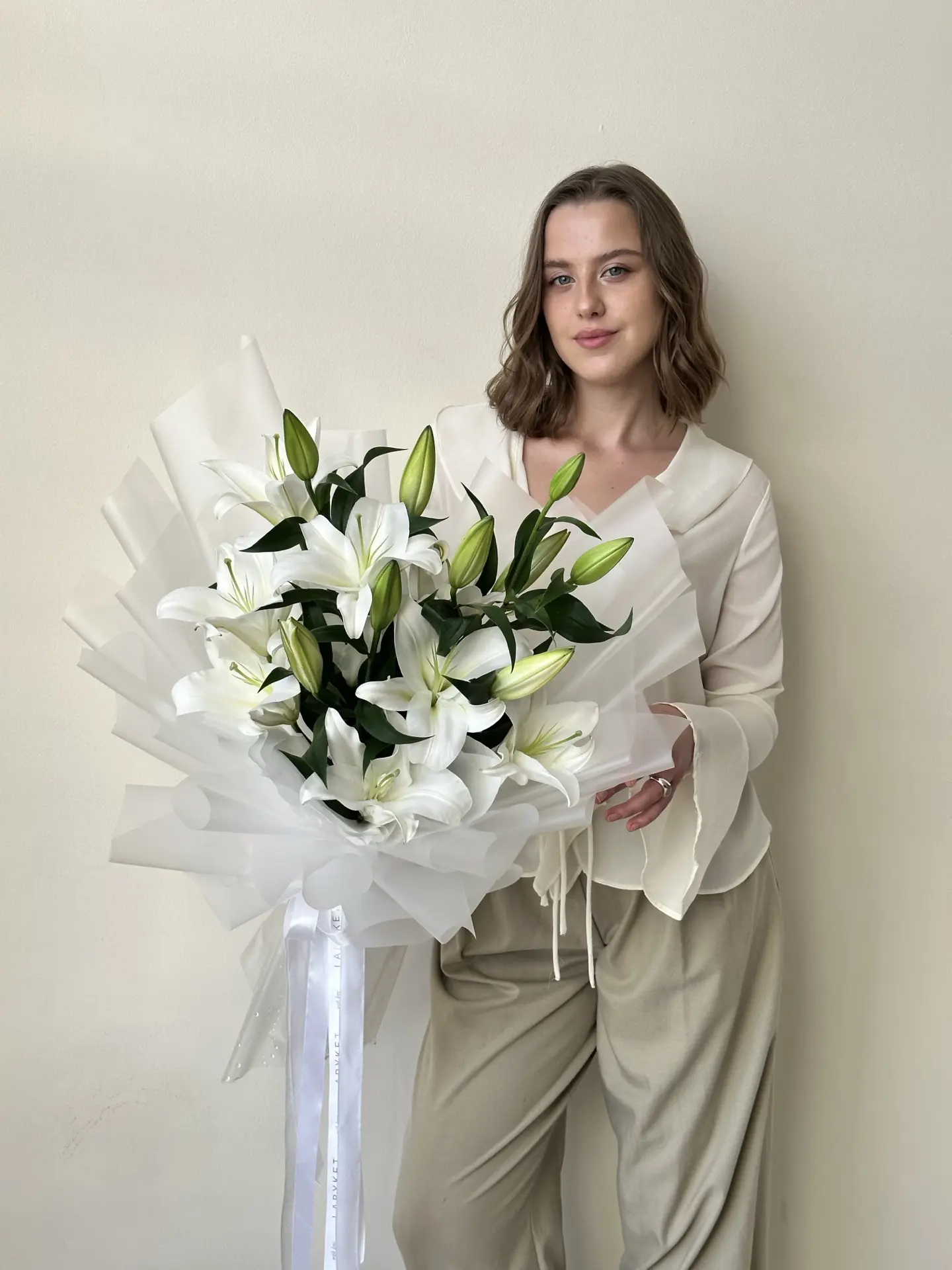 Мы к вам честно: купите лилии?😁Ну они красивые очень!Ароматные и свежайшие🥹