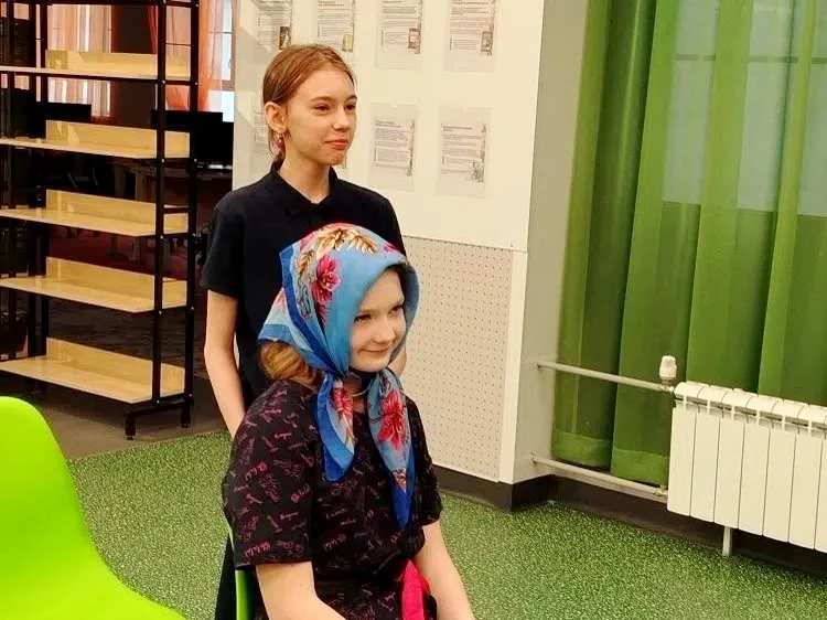 ТРАДИЦИИ В #МАОУСОШ222 ✅  Два ярких погружения в русскую культуру: встреча Масленицы и знакомство с 