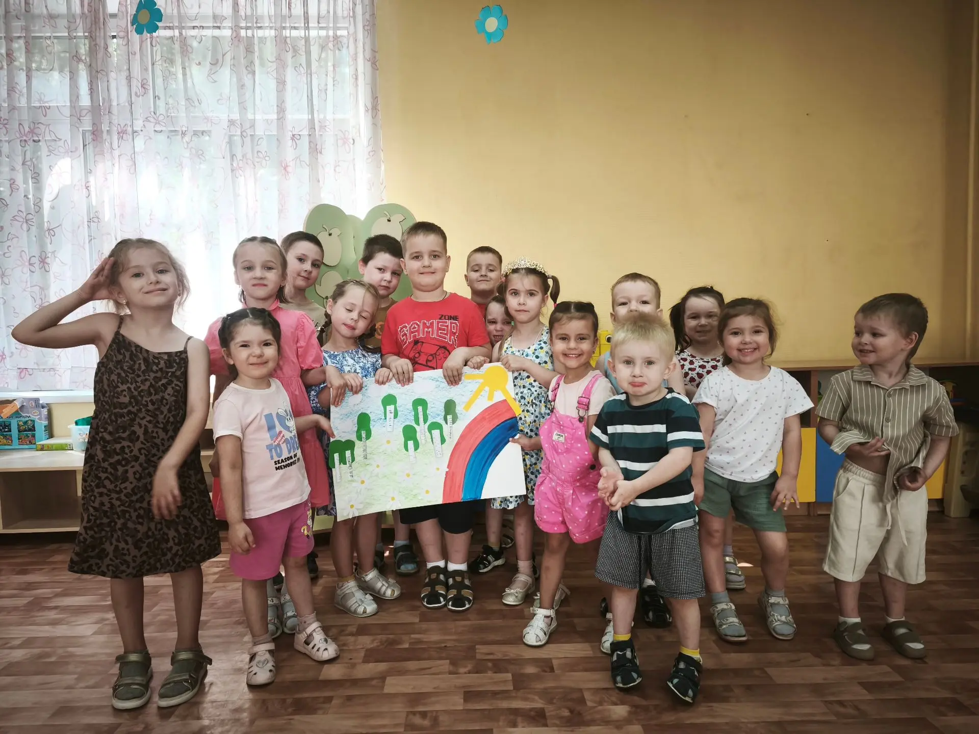 ДЕНЬ РОССИИ В ДОШКОЛЬНЫХ ГРУППАХ

🌸 Ребята отметили День России ярко и с вдохновением! В дошкольном