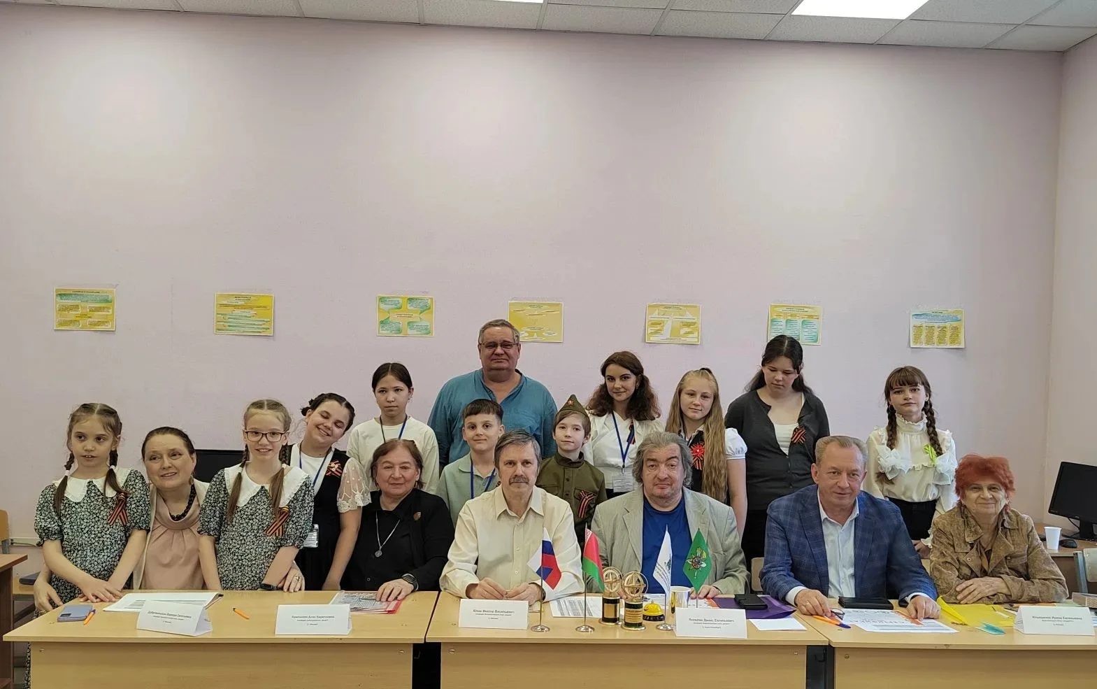 Наши гимназистки – победители Международного конкурса "Детство, опалённое войной"  Накануне великого