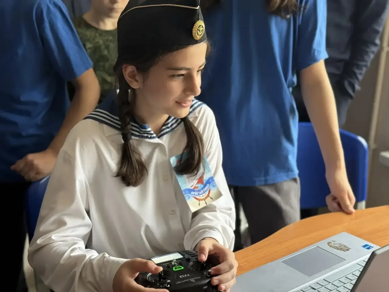 🇷🇺 Всероссийская военно-патриотическая игра «Зарница 2.0» представляет собой современное развитие ле