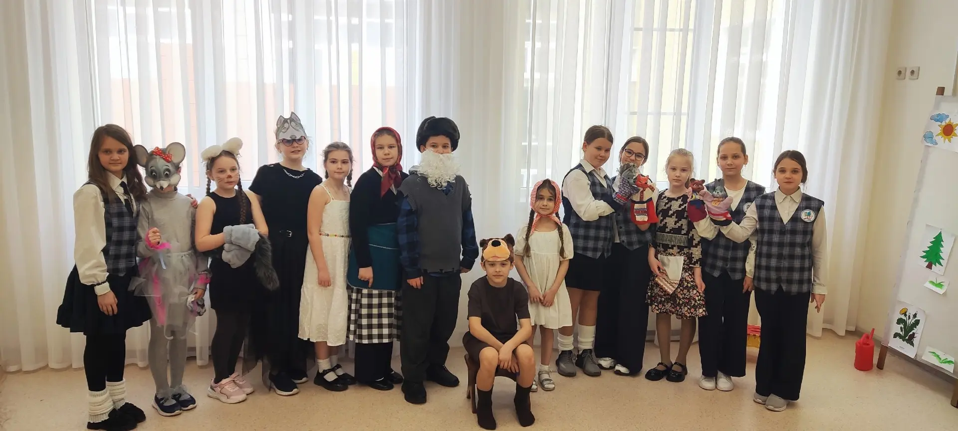 Всемирный день театра 🎭 Ребята из 3-х классов приняли участие во всероссийской акция «В мире театра»