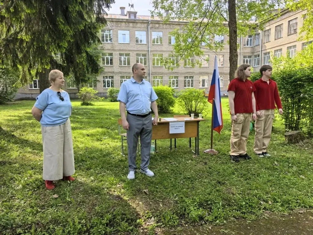 18 мая в нашей школе прошла военно-спортивная игра "Зарница", посвящённая 81-ой годовщине Победы. По