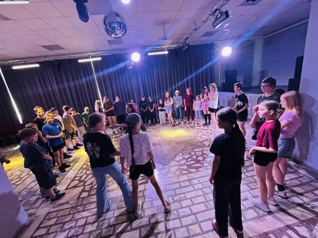 ✨Танцы до утра в честь Дня молодёжи!

В преддверии Дня молодёжи в России для старших отрядов нашего 