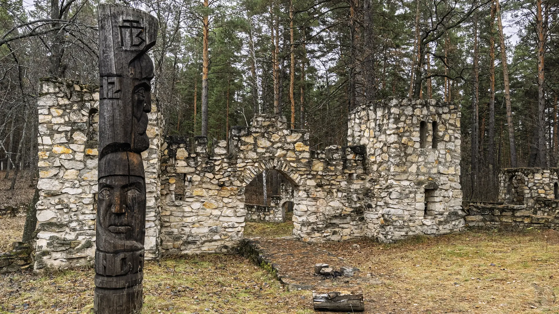 📷 Заброшенный пионерлагерь «Россия» возле села Старый Буян в Красноярском районе.