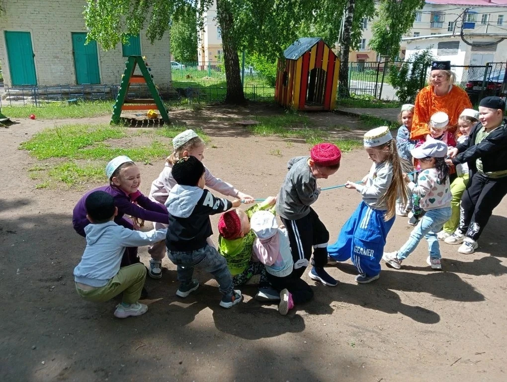 В нашем детском саду прошёл национальный татарский праздник «Сабантуй»! 🎉

Дети с интересом  познак