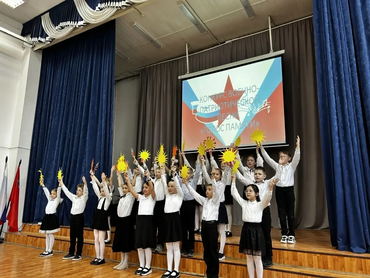 📸✨ Делимся яркими моментами конкурса военно-патриотической песни «Голос памяти»  Эти фотографии пере