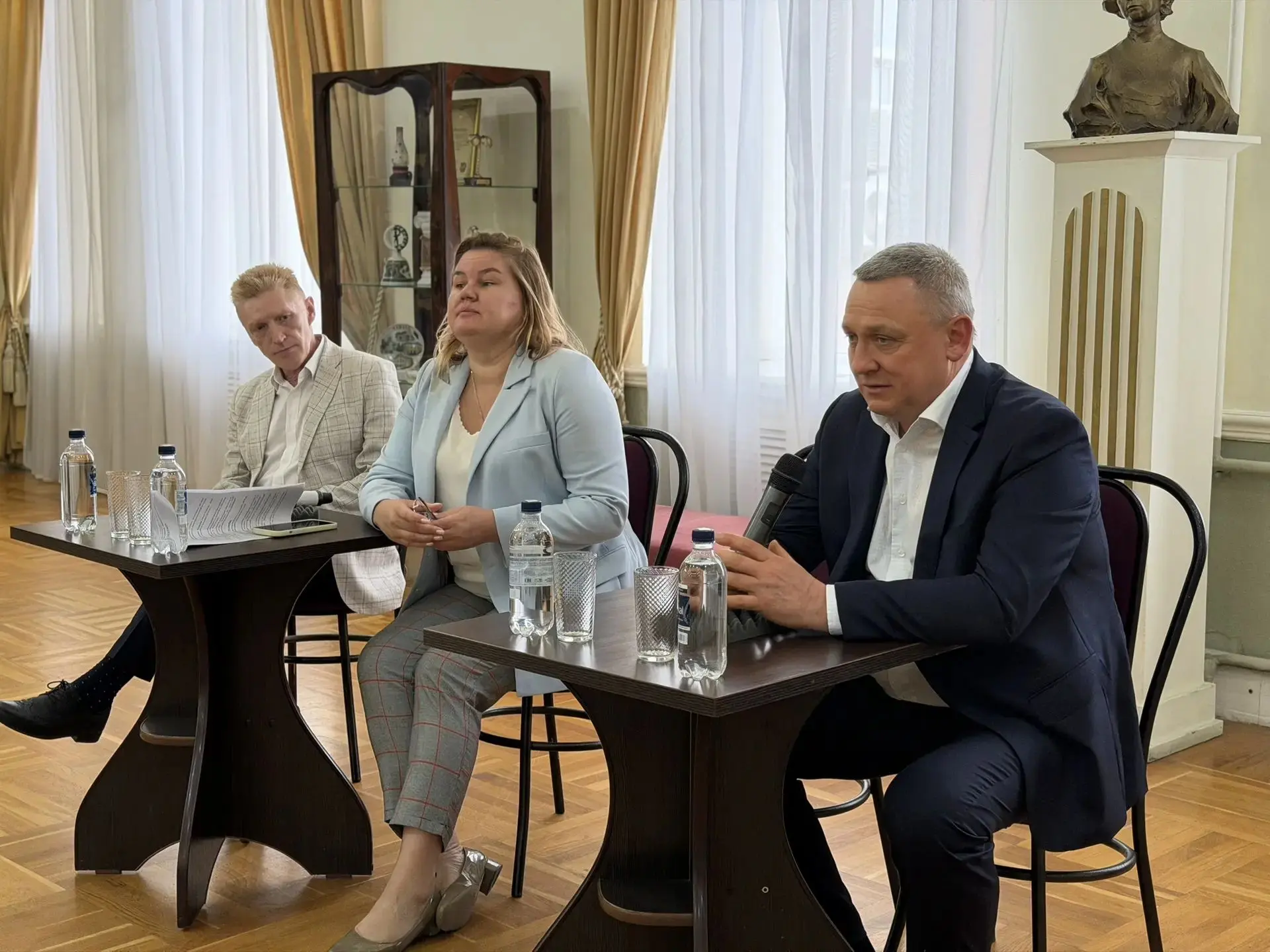 Вчера встречался с работниками учреждений культуры Новочеркасска. Обсудили вопросы, кот...