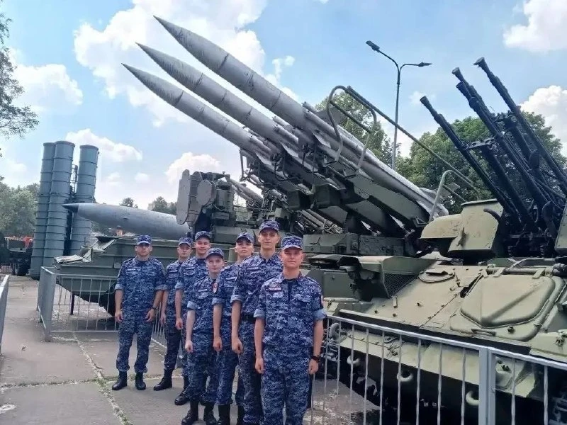 В рамках праздничных мероприятий, посвящённых Дню России, военнослужащие войсковой части 3500 посети