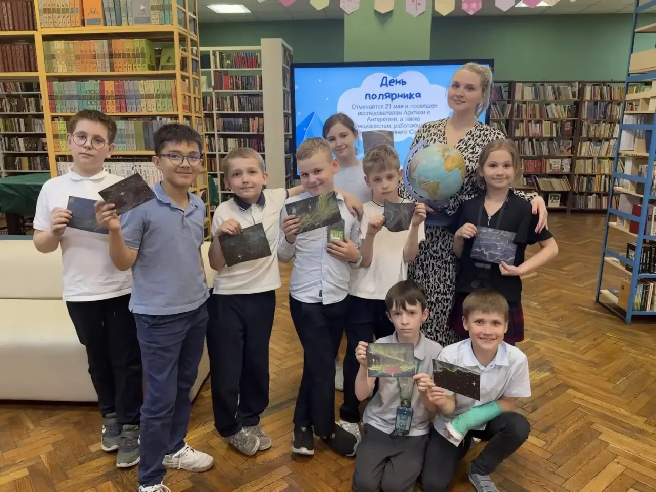 ПРАЗДНИК В БИБЛИОТЕКЕ 📚   Ученики 3 «Д» класса побывали на празднике в библиотеке № 10, где 21 мая п