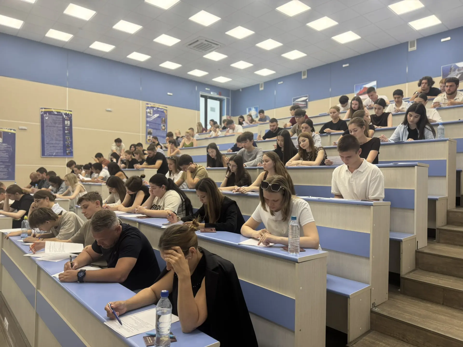 📚 Вступительные испытания продолжаются!

Прямо сейчас наши абитуриенты проходят вступительное испыт