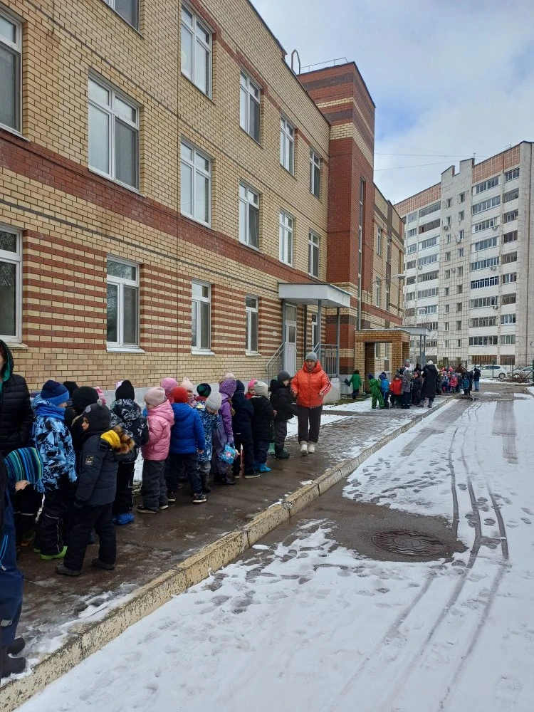 Тревога учебная, навыки настоящие!👍 Сегодня в детском саду прошла эвакуационная тренировка. Вводная 