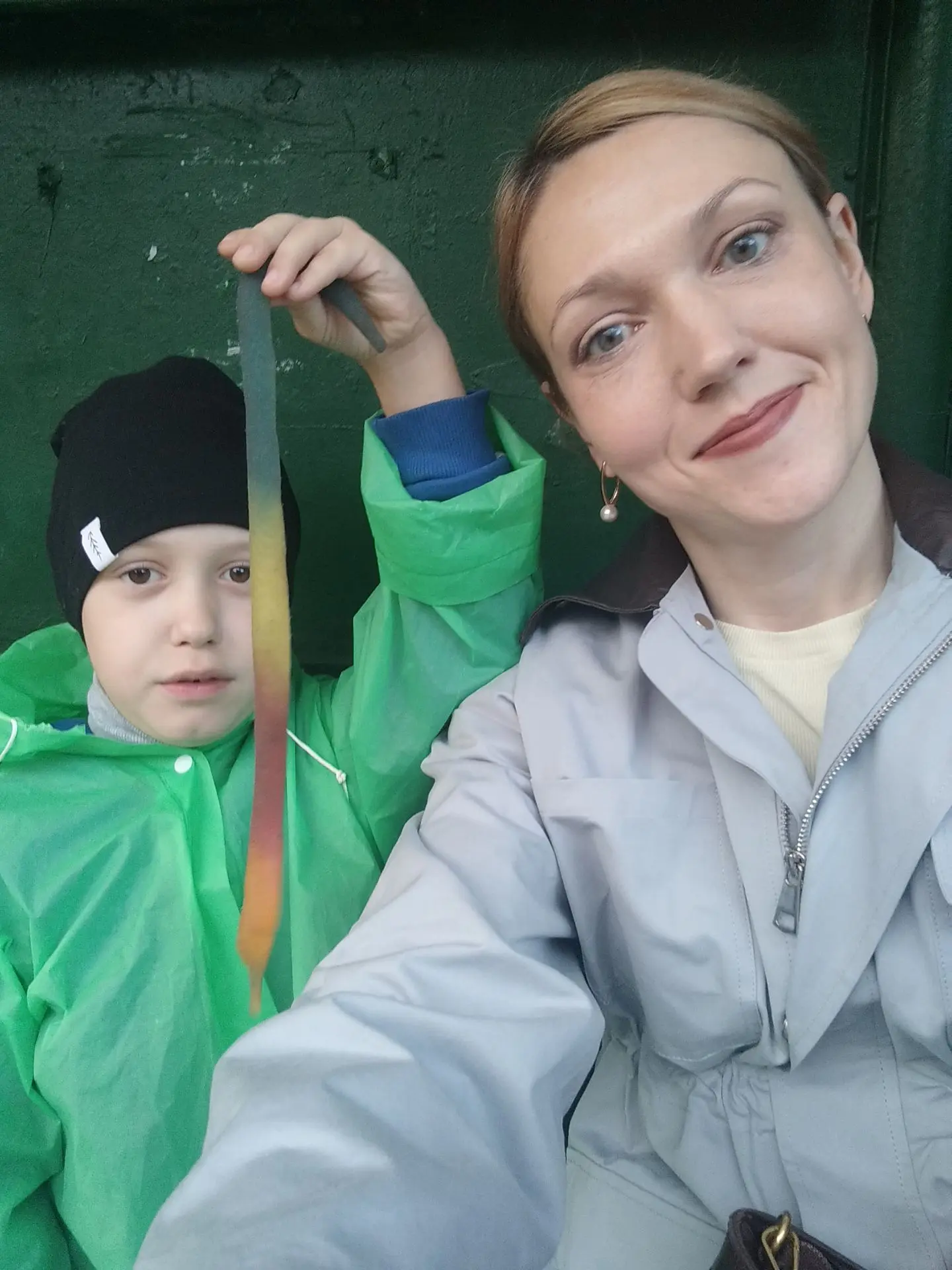 Константин любит исследовать всякую ползучую живность. А у меня есть шанс, хоть призрач...