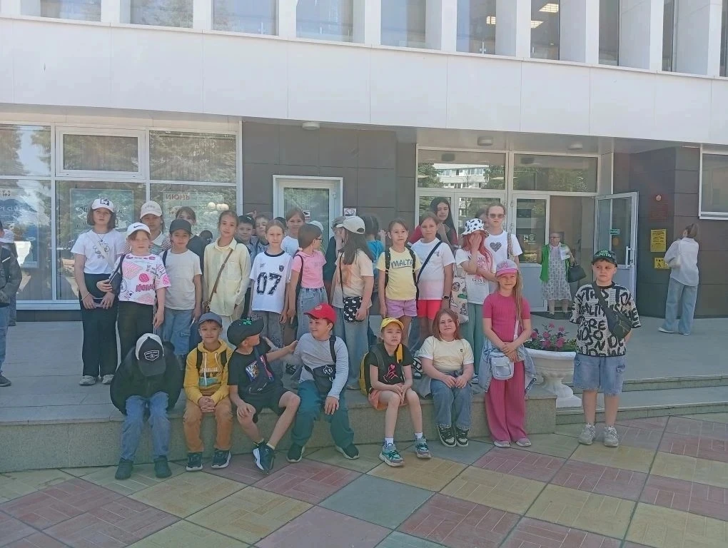 ☀️ День в пришкольном лагере "Солнышко" (смена "Единство сердец") начался по-настоящему бодро и ярко