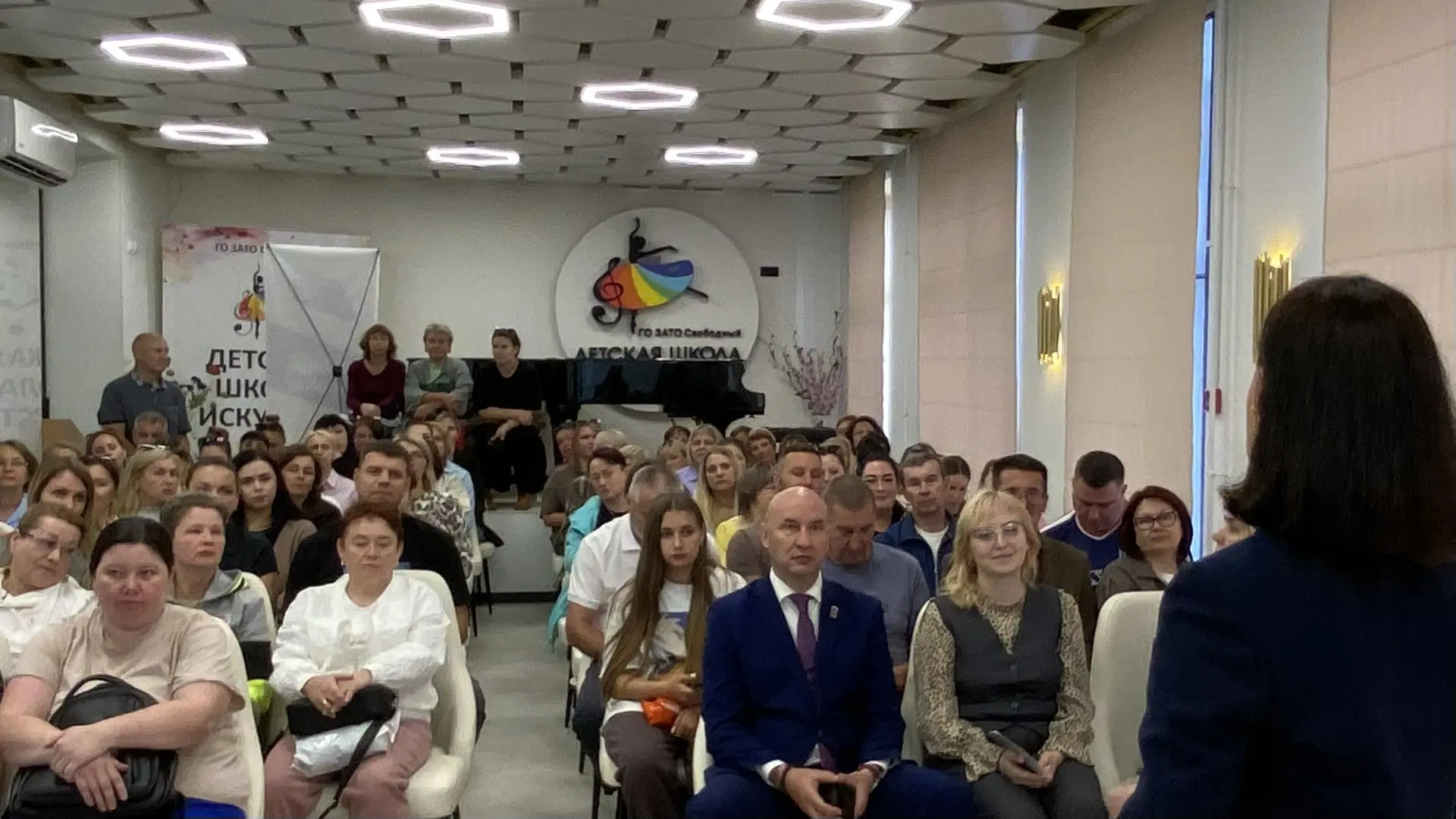 Друзья, рад поделиться впечатлениями от открытой лекции «Россия сильна Уралом». Принял ...
