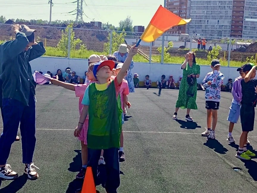 ☀️ Лето с пользой: в красноярских школах стартовала работа пришкольных лагерей

Рассказываем, как пр