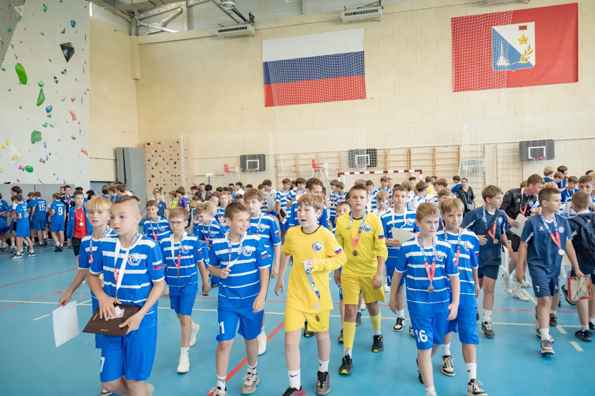 🏆Подвели итоги первенства города по футболу 

⚽️В спорткомплексе на Шевченко состоялась торжественн