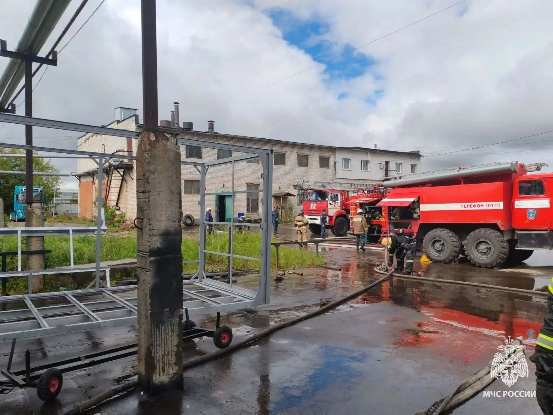 Сотрудники МЧС России потушили пожар в Нижнем Новгороде.