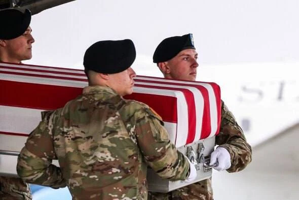 Два военнослужащих США погибли в Иордании при отражении атак Ирана, утверждает CENTCOM.

Еще один во