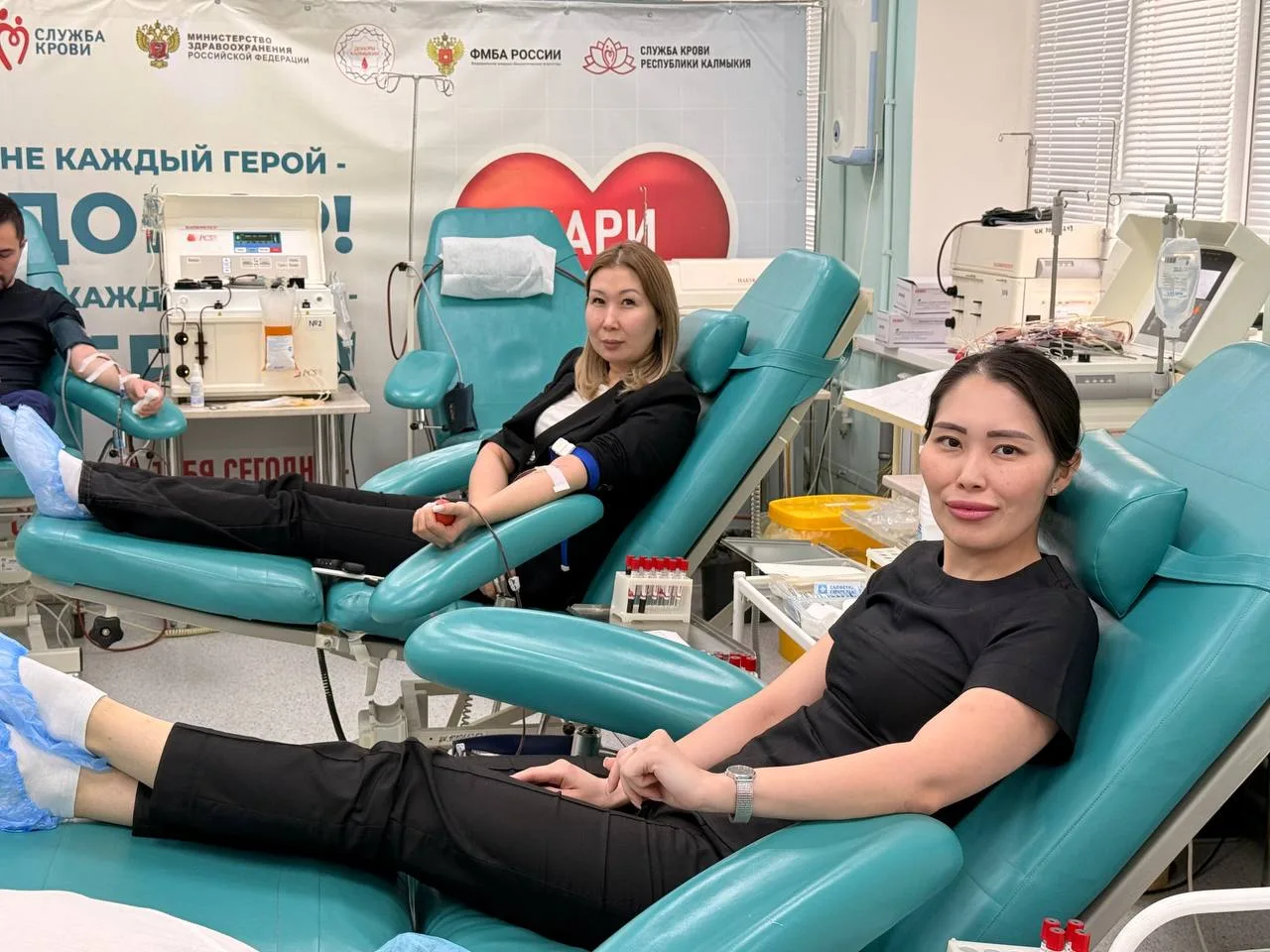 🩸 Когда спасают жизни коллеги: медики Республиканского госпиталя ветеранов войн стали ...