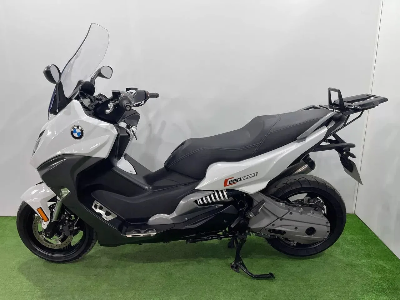 BMW C650 SPORT в наличии во Владивостоке  Характеристики:  - 2018 год - объем 650 см3 - Аукцион AUCN