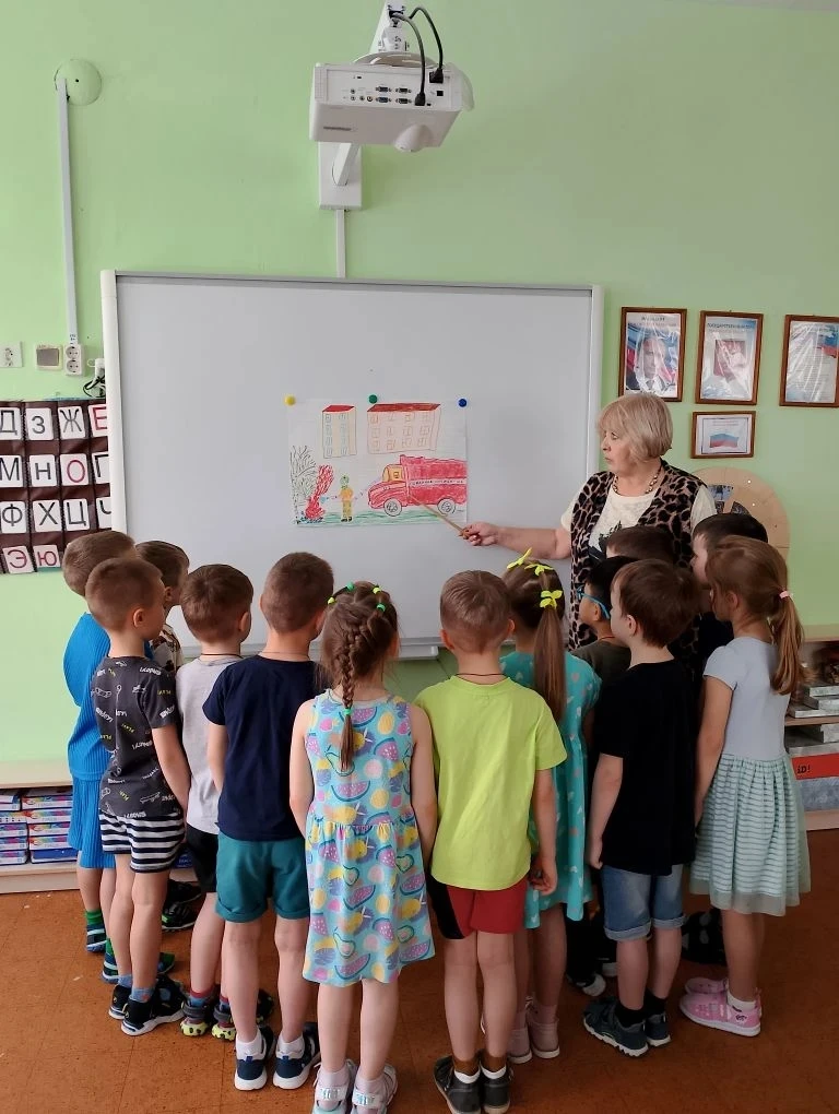 День пожарной охраны  30 апреля в России отмечается День пожарной охраны – праздник, посвященный сам