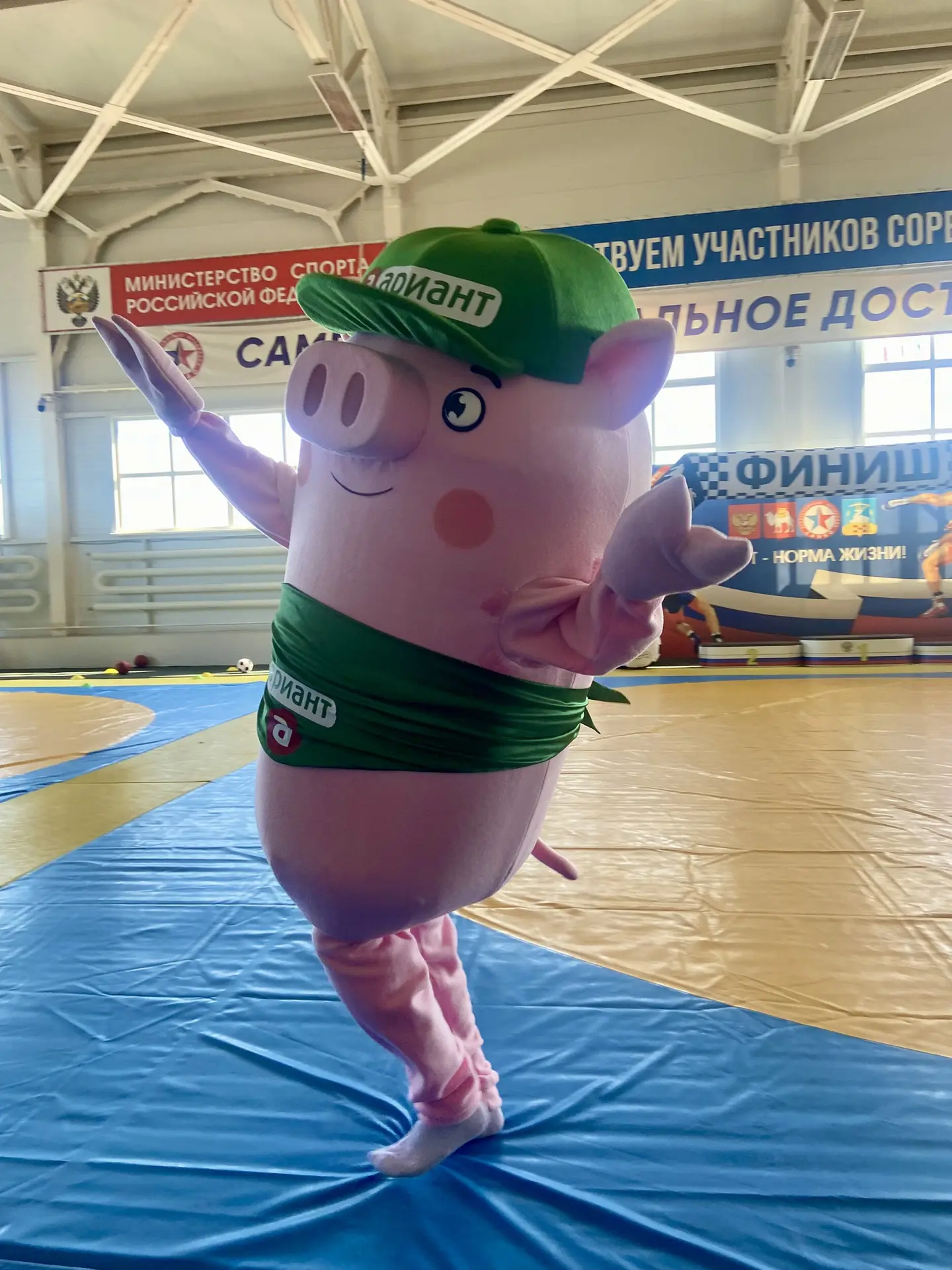 Сегодня прошло спортивное мероприятие «Папа, мама, я – спортивная семья». 
Побороться за звание само