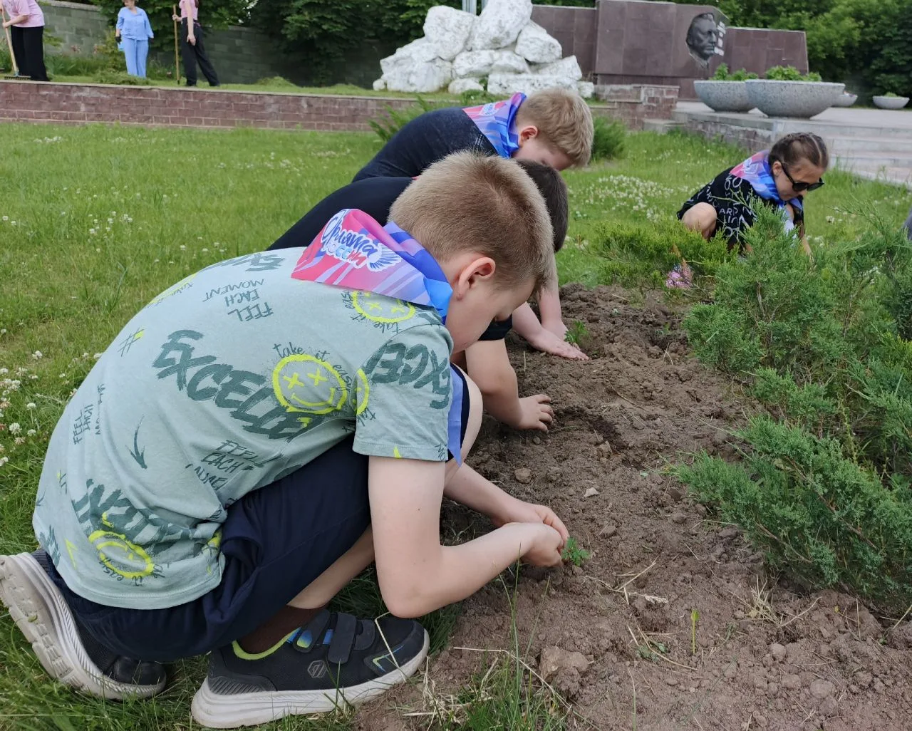 🇷🇺🌼ЦВЕТЫ РОССИИ🌼 🇷🇺

🦅11 июня наши «Орлята России» с гордостью присоединились к масштабной Вс