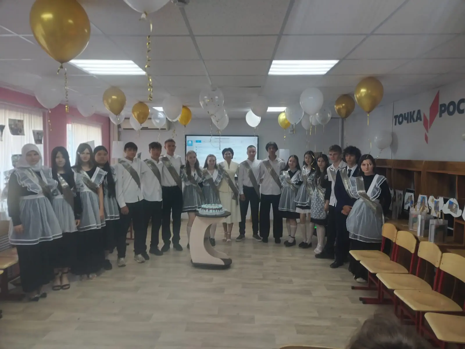 Вчера в 9 классе прошел наш последний урок...