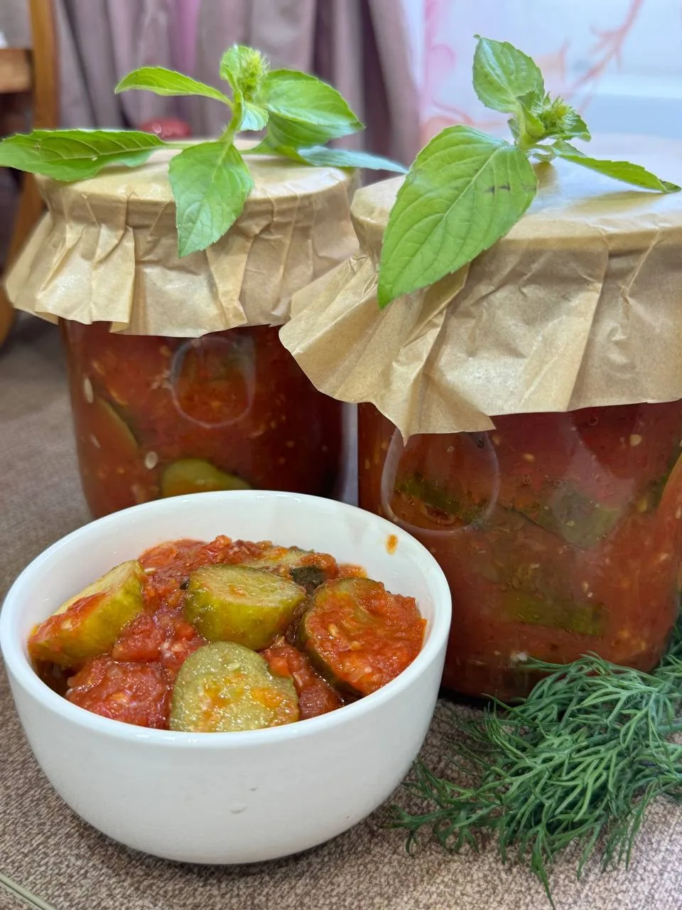 Сегодня поделюсь очень вкусным рецептом салата на зиму. Просто, быстро и вкусно