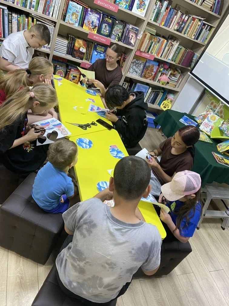 «День России — главный праздник» 🇷🇺🕊️Межпоселенческая центральная библиотека провела развлекатель