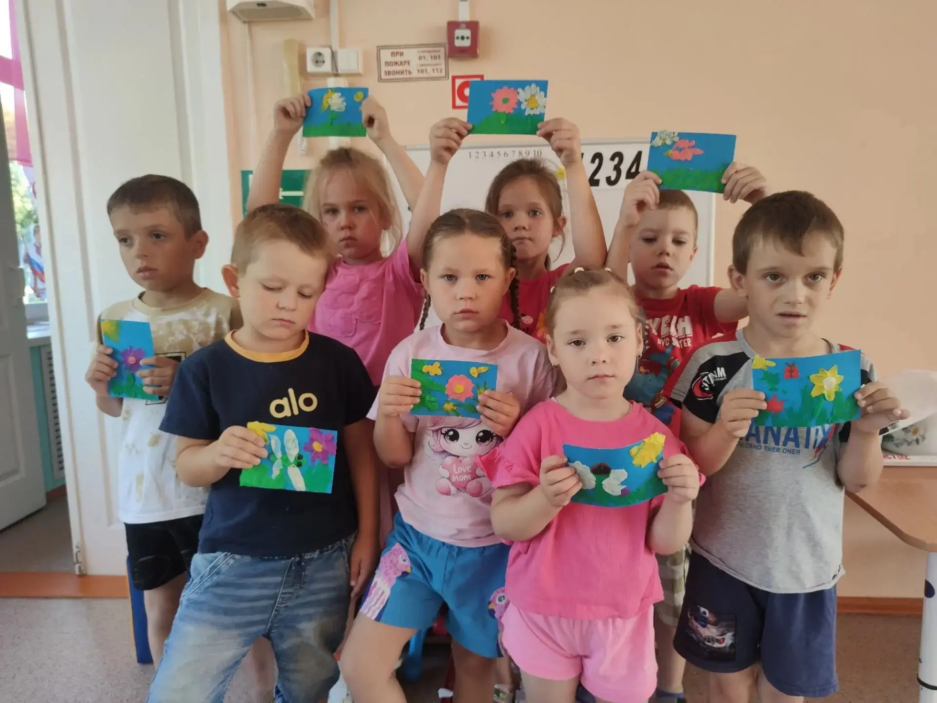 Тема дня - пластилиновое лето. Ребята из группы «Смешарики» создали из пластилина насто...