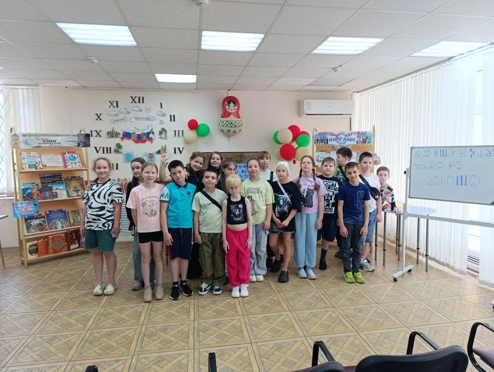 📚 3Д класс — в прошлое через знания!  Наши третьеклассники побывали в Медиацентре детской библиотеки