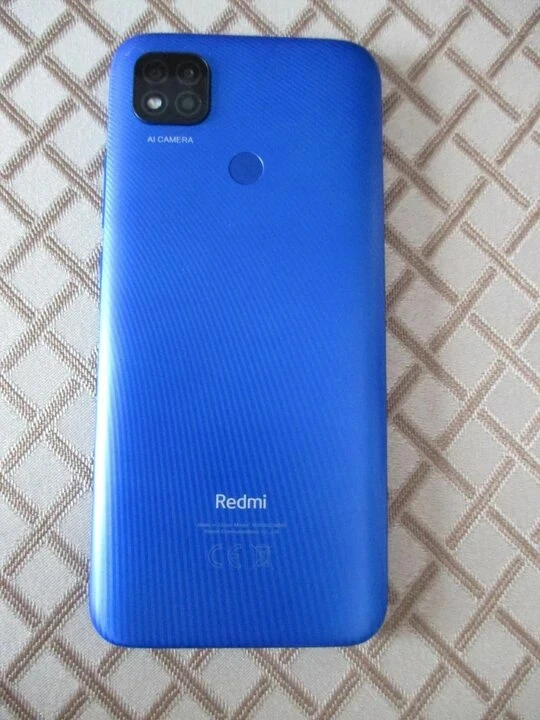 Потеряшек пост

Утерян телефон синего цвета. REDMI 9C чехол чёрного цвета по баком потёртый.
На улиц