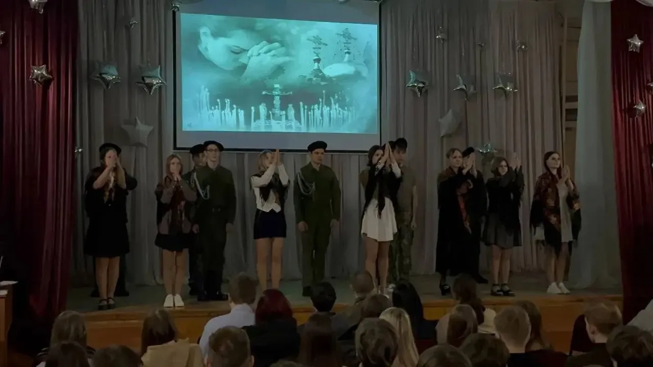 «Времён связующая нить»: в память о тех, кто защищал Родину! 🇷🇺 🎭 🎤 20 февраля в нашей школе прошло 