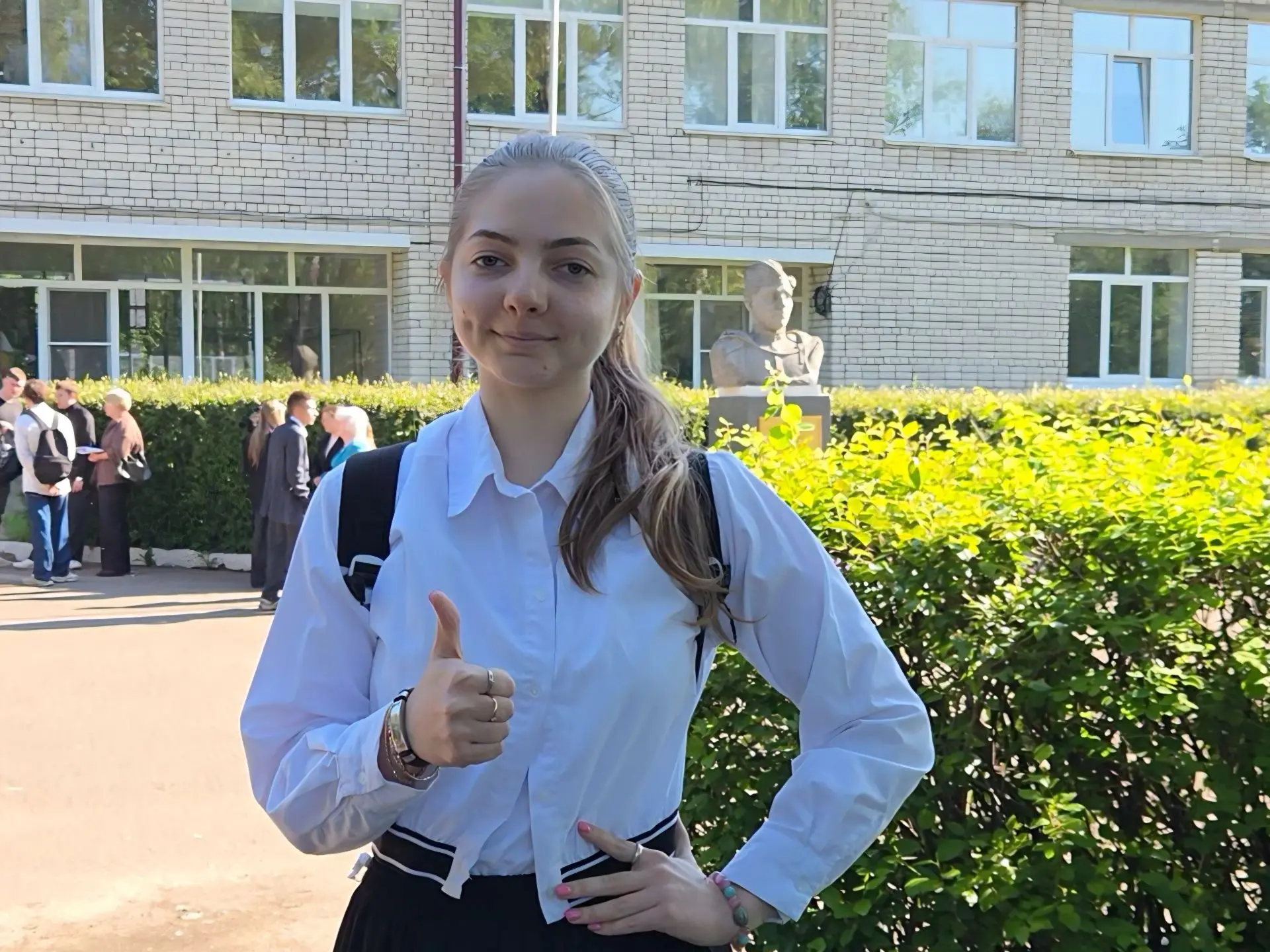 Перед началом ЕГЭ по русскому языку узнали у наших выпускников, волнуются ли они и куда...