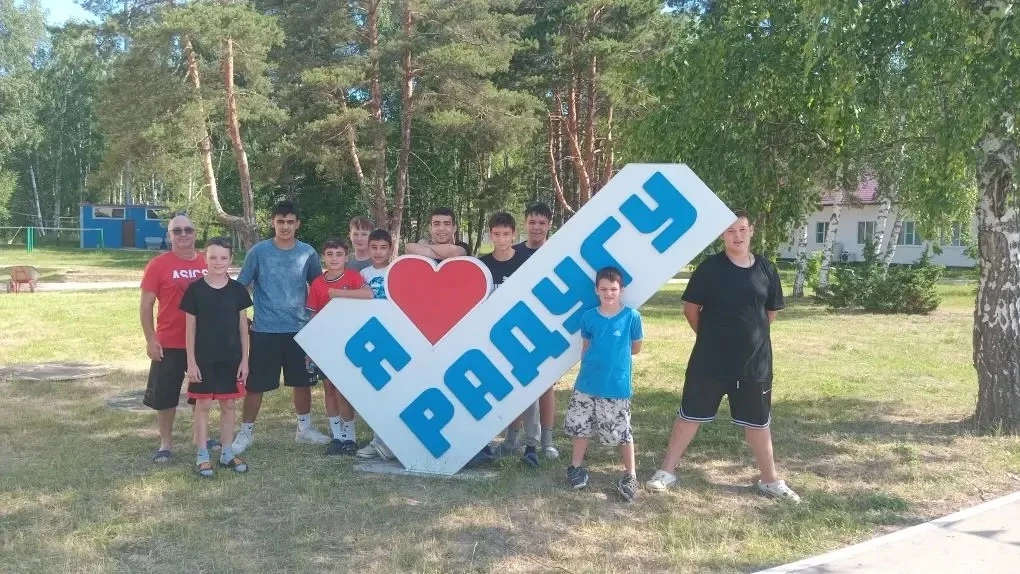 🌈 Вот и закончилась первая смена в лагере «Радуга».

🏕️ Торжественная линейка, посвящённая закрыти