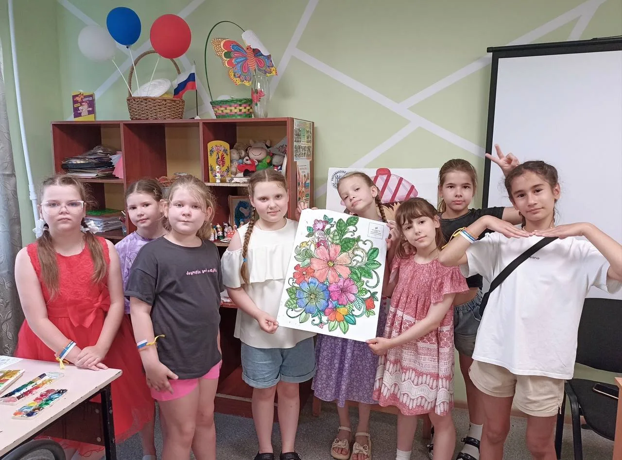 🎨 В Россоши в центре «Пространство успеха» провели творческие занятия для школьников из лагеря «Дру
